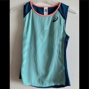 ASICS workout top in size Small